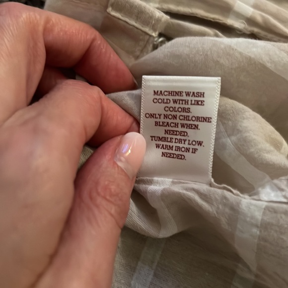 SO Light and flowey button down shirt - Picture 10 of 10